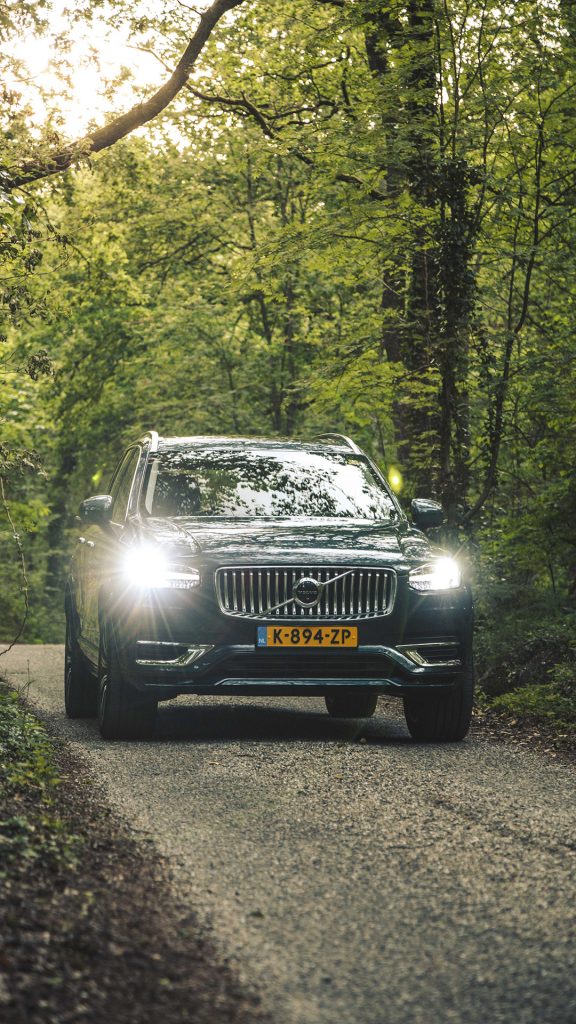 VolvoXC90-1